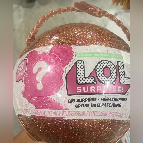 LOL SURPRISE BIG SURPRISE - GOLD BALL - Limited Edition - 50 Surprises - NEW - Picture 3 of 4